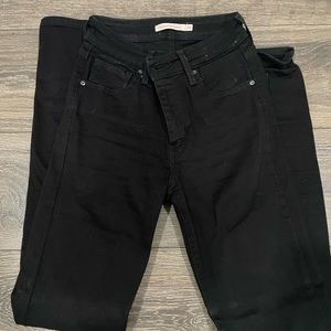 Levi’s 721 High Rise Skinny Jean